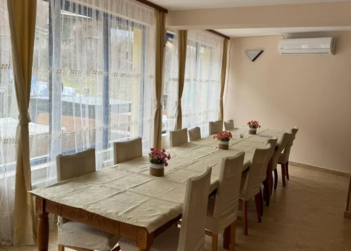 стефани ヴィラ デヴィン